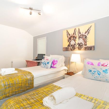 Town Center Apartment With 55” Smart Tv+Netflix Andover Exterior foto