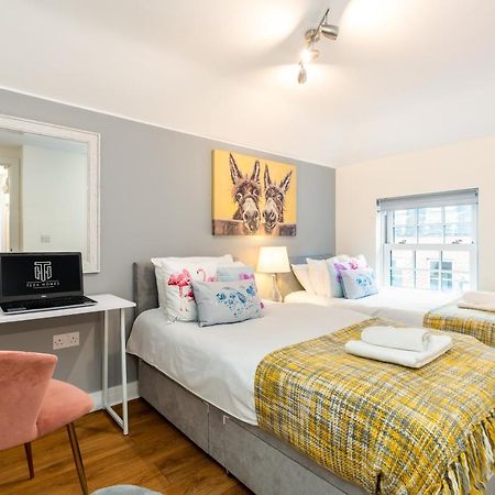 Town Center Apartment With 55” Smart Tv+Netflix Andover Exterior foto
